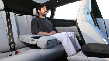 Polestar 4 Dual Motor - rear seats